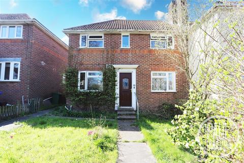 Minden Road, Lowestoft, NR32 3 bed semi