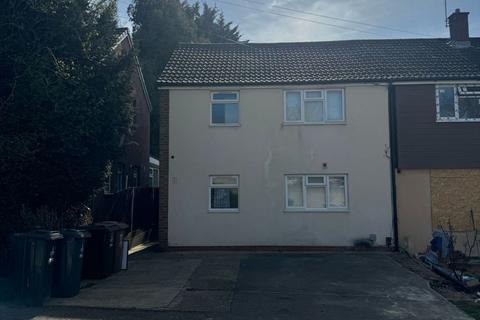 Poppy Mead, Stevenage SG1 3 bed maisonette for sale