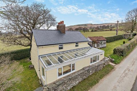 Denbigh, Denbighshire 2 bed detached house for sale