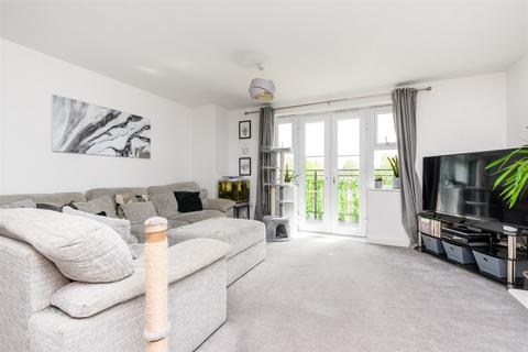 Peridot Court, Erith DA8 1 bed apartment for sale