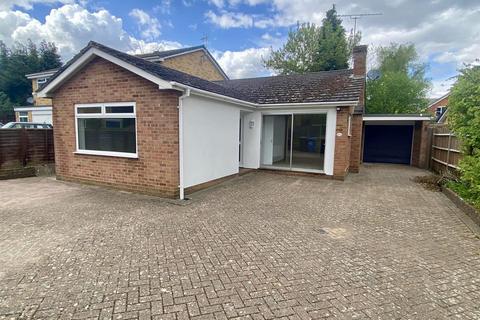 Holland Gardens, Fleet GU51 2 bed detached bungalow for sale