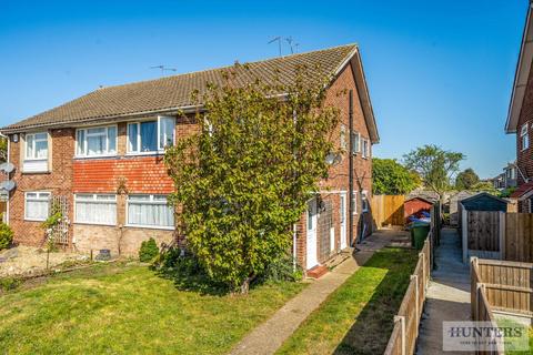 Iron Mill Lane, Crayford, Kent, DA1 4RS 2 bed maisonette for sale