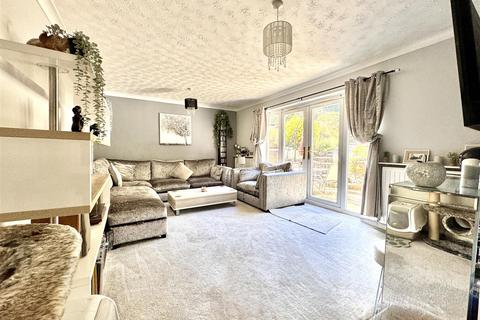 Amberslade Walk, Dibden Purlieu... 4 bed house for sale