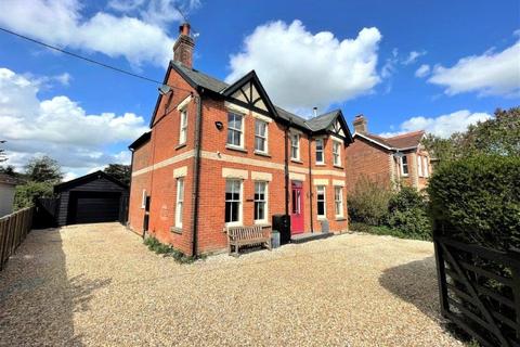 Salisbury Road, Fordingbridge... 4 bed detached house for sale