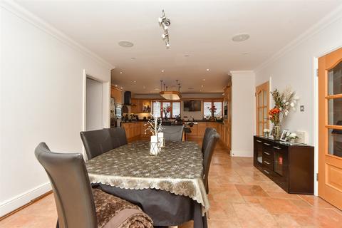 Thorn Hill Road, Warden, Sheerness, Kent 5 bed detached house for sale