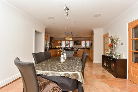 Thorn Hill Road, Warden, Sheerness, Kent 5 bed detached house for sale