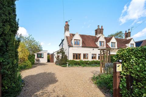 Bedford Road, Stagsden, Bedfordshire... 3 bed semi