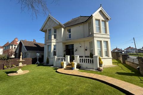 Park Avenue, Cardigan, SA43 7 bed detached house for sale