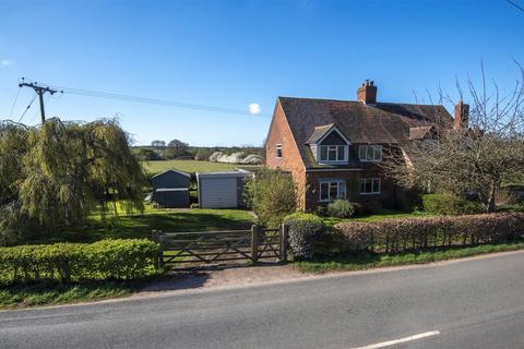Cappers Lane, Lichfield 3 bed semi