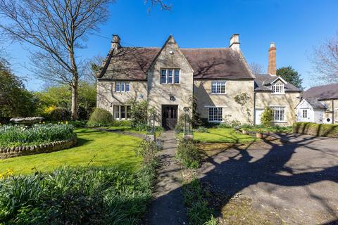 Manor Street, Raunds, NN9 7 bed detached house for sale