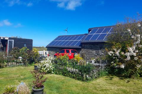 Pentrefelin, Amlwch, Anglesey, LL68 3 bed detached house for sale