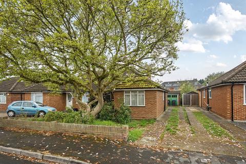 Foxlake Road, Byfleet, KT14 2 bed bungalow for sale