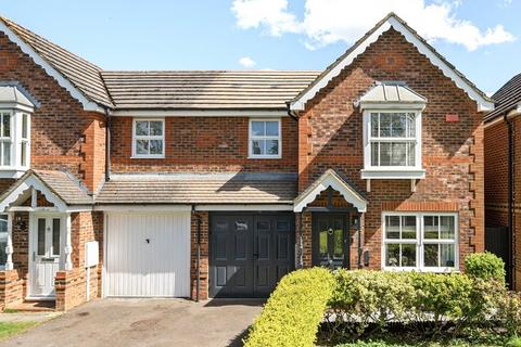 Scholars Walk, Surrey GU2 3 bed semi
