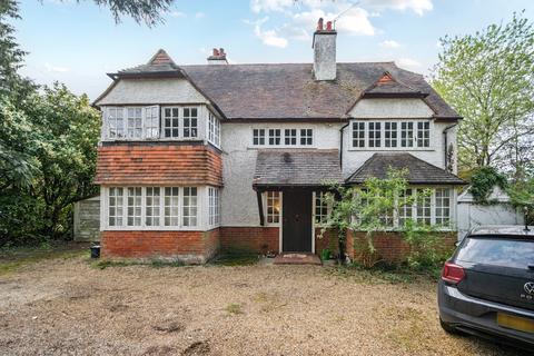 Great Austins, Farnham, GU9 5 bed detached house for sale