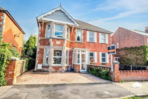 Kings Road West, Swanage BH19 3 bed semi