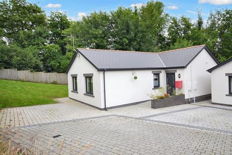 Parsonage Court, Begelly, Kilgetty 3 bed detached bungalow for sale