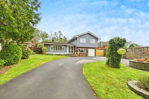 Horsham Road, Horsham RH12 4 bed detached house for sale