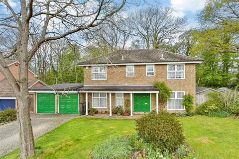 Blowers Wood Grove, Gillingham ME7 4 bed detached house