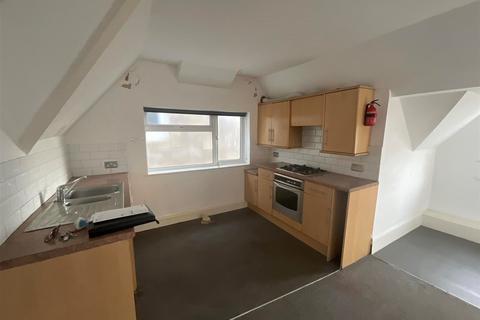 Queens Road, Broadstairs, Kent 2 bed flat for sale