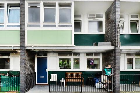 Voltaire, Sceaux Gardens, London, SE5 3 bed maisonette for sale