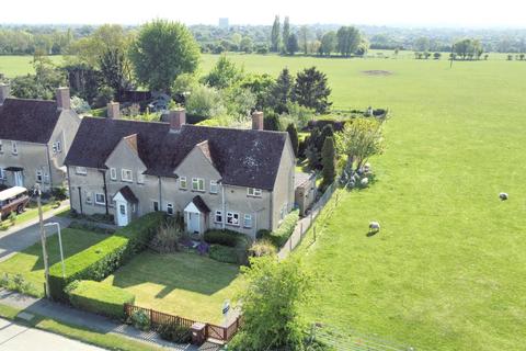 Great Lane, Aylesbury HP22 3 bed semi