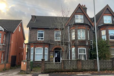 Flat 2, 27 Biscot Road, Bedfordshire... Studio for sale