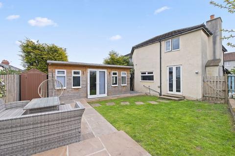 The Crescent, Ilkley LS29 4 bed semi