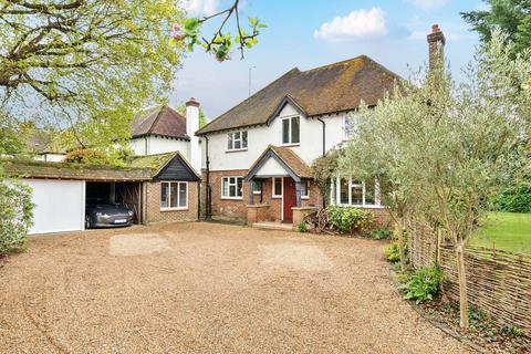 Oak Road, Cobham, KT11 4 bed detached house for sale