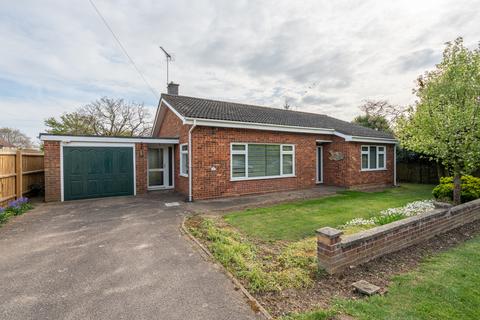 Clare Avenue, Woodbridge, IP12 4ES 3 bed detached bungalow for sale