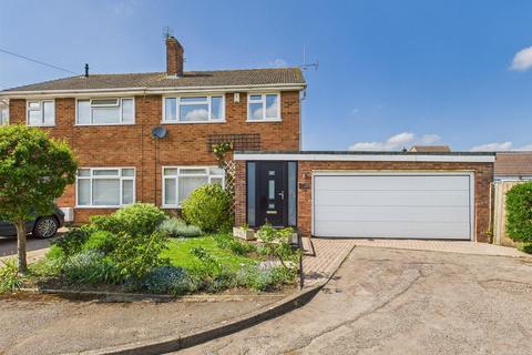 Kimberley Close, Longlevens, Gloucester 3 bed semi