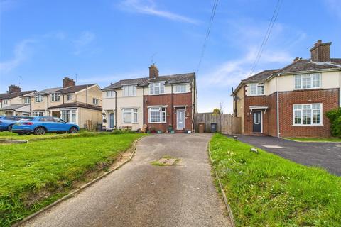 Molrams Lane, Chelmsford, Essex, CM2 3 bed semi
