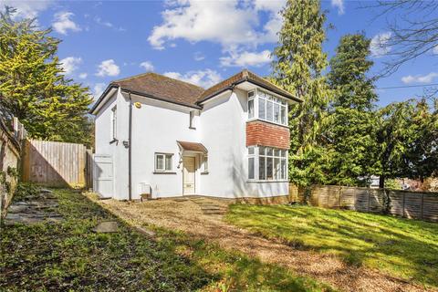 London Road, Luton, Bedfordshire, LU1 3 bed detached house for sale