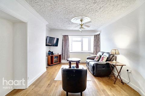 Longford Gardens, Hayes 3 bed semi