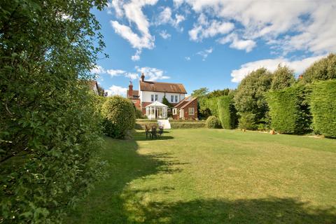 Totland Bay, Isle of Wight 7 bed detached house for sale