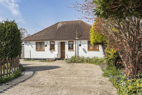 Downsview Avenue, Woking, Surrey, GU22 4 bed detached house for sale