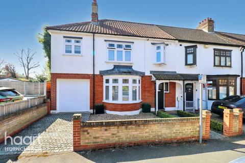 The Avenue, Hornchurch 4 bed end of terrace house for sale