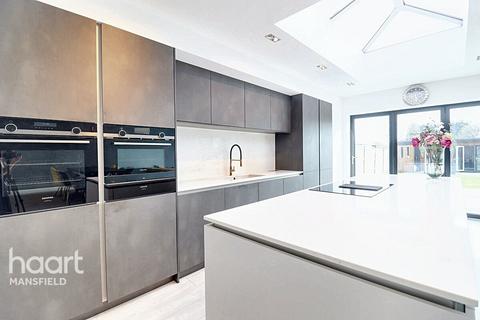 Lime Grove, Mansfield 4 bed detached house for sale