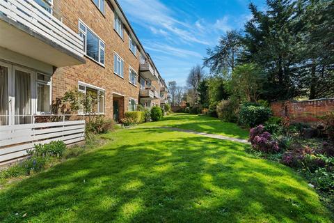London Road, Guildford GU1 2 bed flat for sale