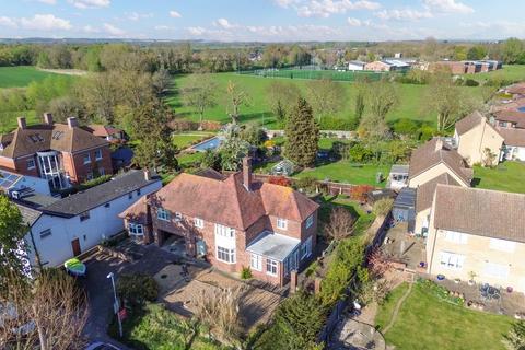 Station Road, Royston SG8 6 bed detached house for sale