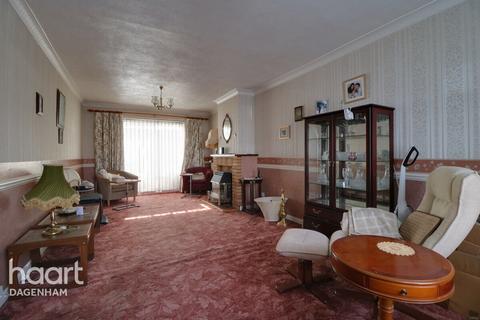 Holgate Road, Dagenham 2 bed end of terrace house for sale