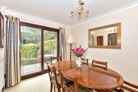 Britts Farm Road, Uckfield TN22 4 bed detached house for sale