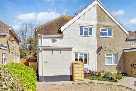 Beach Road, Selsey PO20 3 bed semi