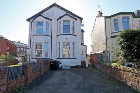Avondale Road, Southport PR9 2 bed semi