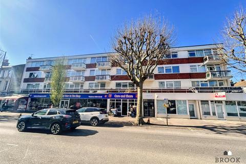 44 Pevensey Road, Eastbourne BN21 2 bed apartment for sale