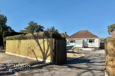 Pine Glen Avenue, Ferndown, Dorset, BH22 2 bed detached bungalow for sale