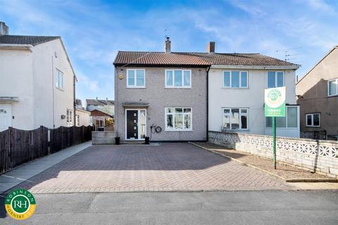 Chestnut Avenue, New Rossington... 3 bed semi