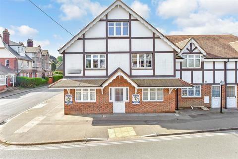 Dolphin Lodge, Totland Bay PO39 1 bed ground floor flat for sale