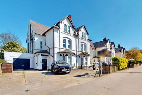 Station Road, West Drayton, UB7 2 bed apartment for sale