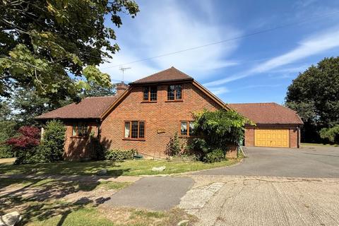 Hamstreet 3 bed detached bungalow for sale
