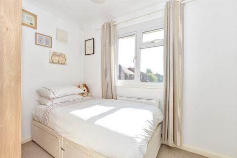 Gladstone Road, Arundel BN18 3 bed semi